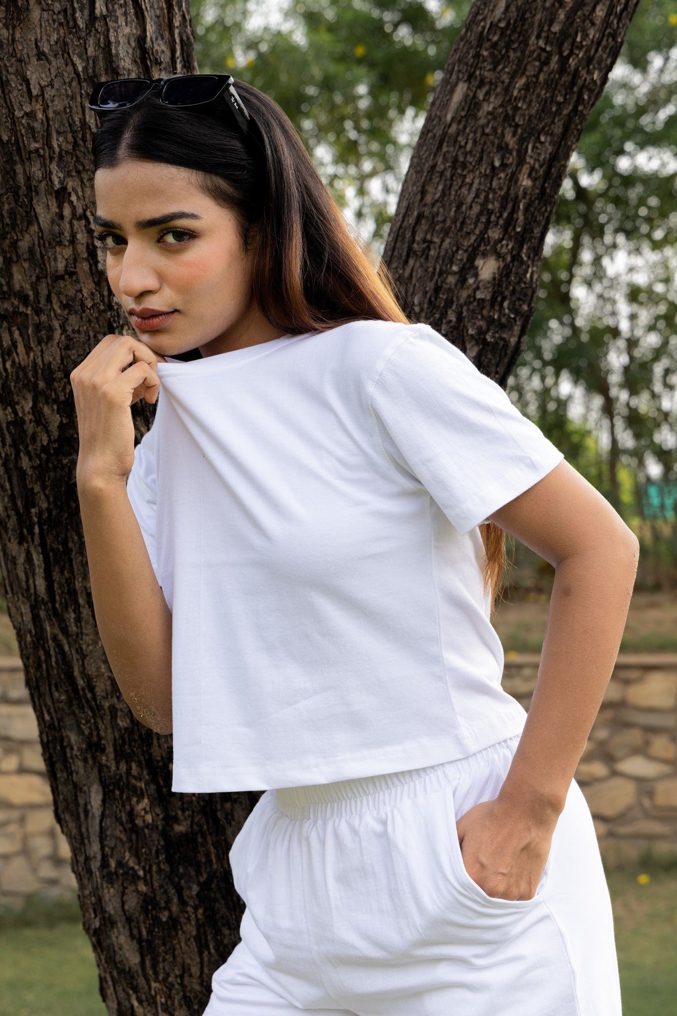 White half sleeves cotton crop t-shirt & shorts set